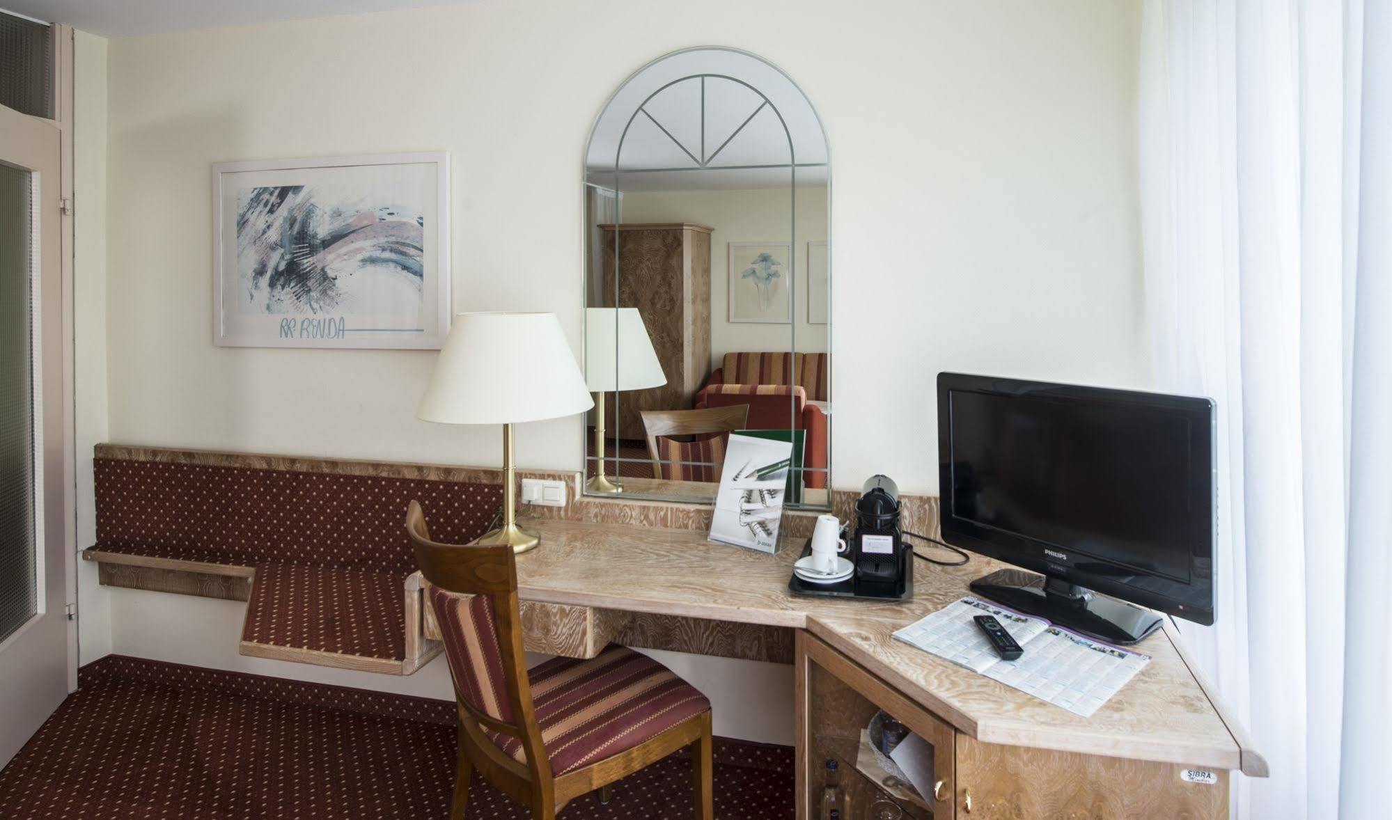 Dekra Congresshotel Wart Altensteig Bagian luar foto