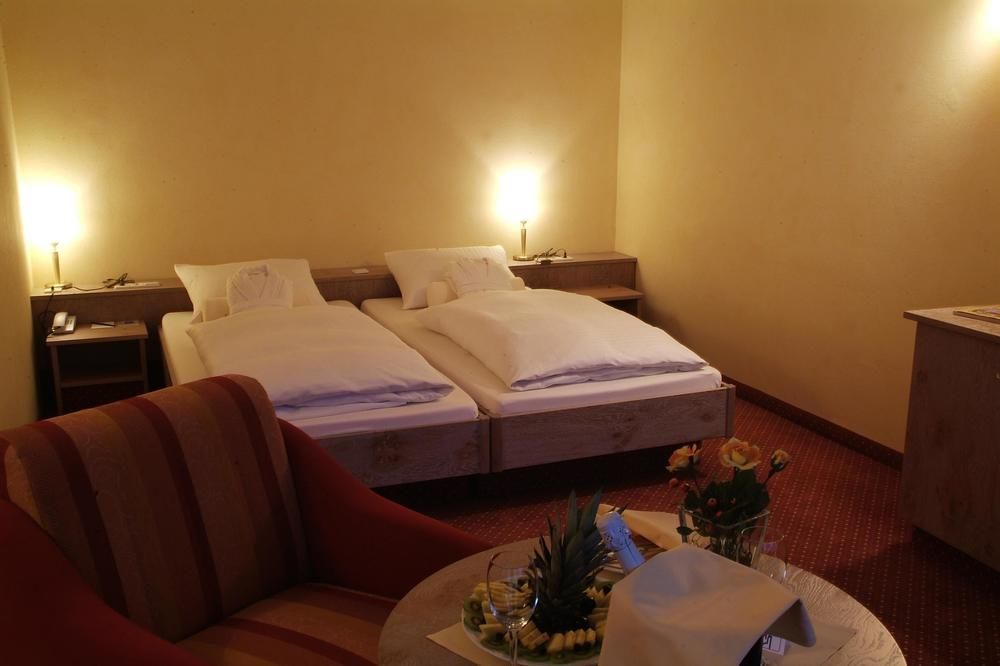 Dekra Congresshotel Wart Altensteig Bagian luar foto