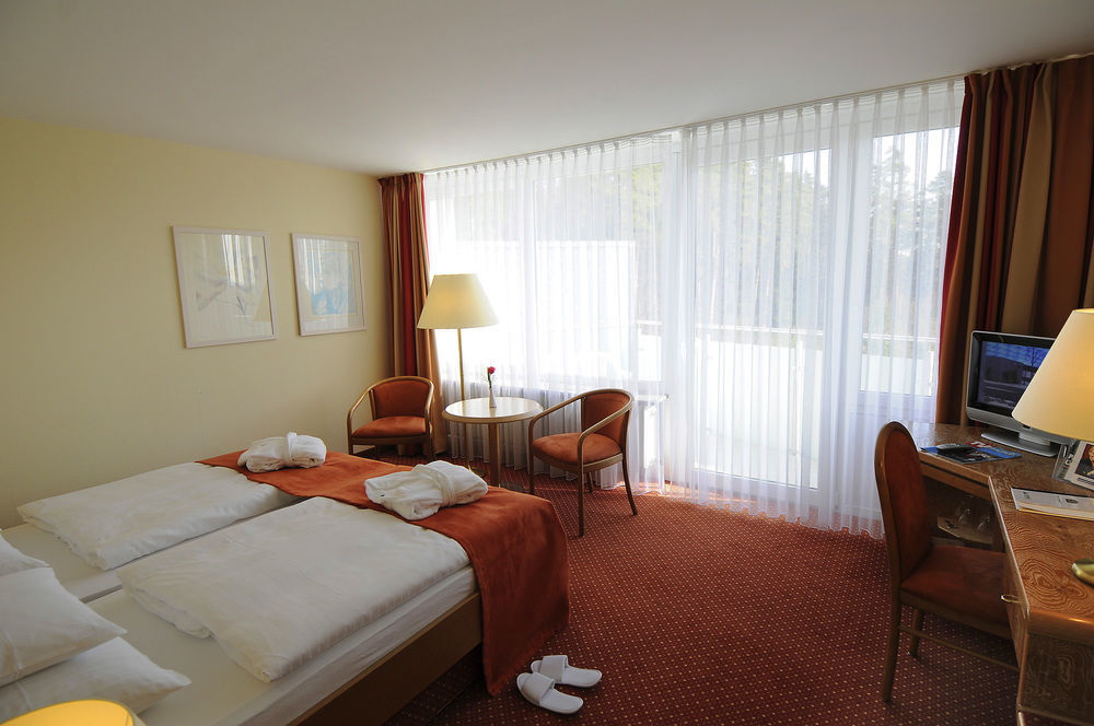Dekra Congresshotel Wart Altensteig Bagian luar foto