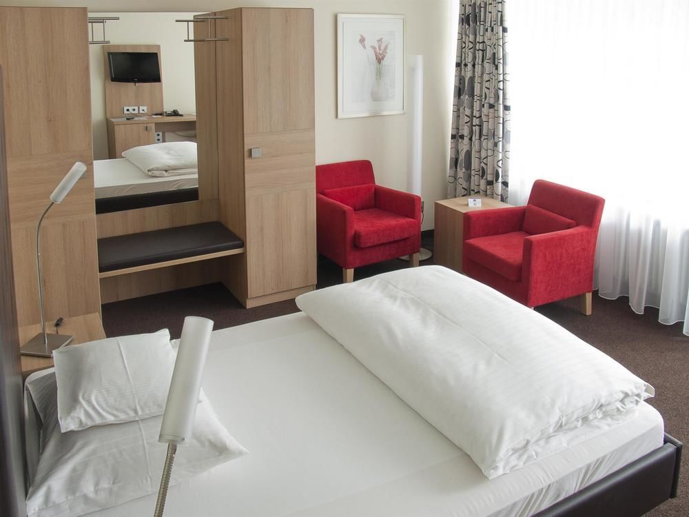 Dekra Congresshotel Wart Altensteig Bagian luar foto