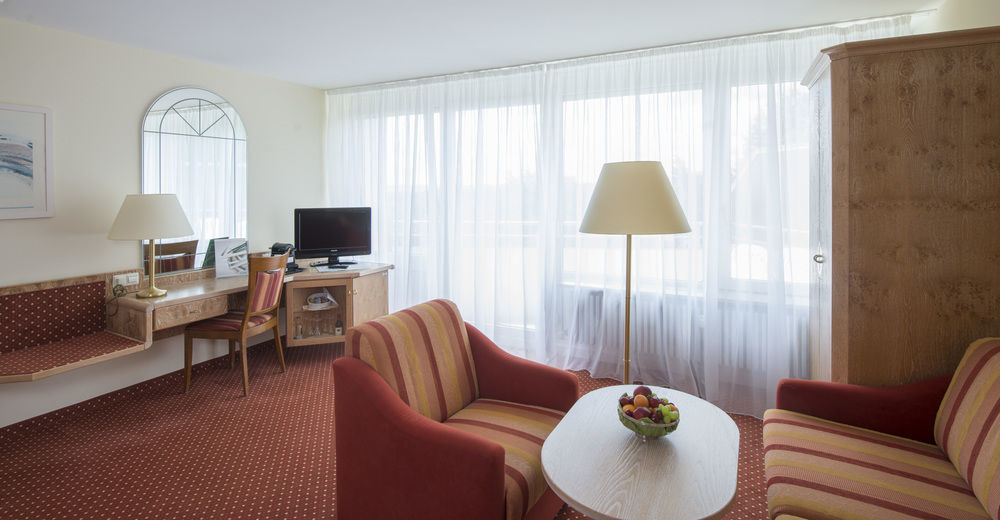 Dekra Congresshotel Wart Altensteig Bagian luar foto